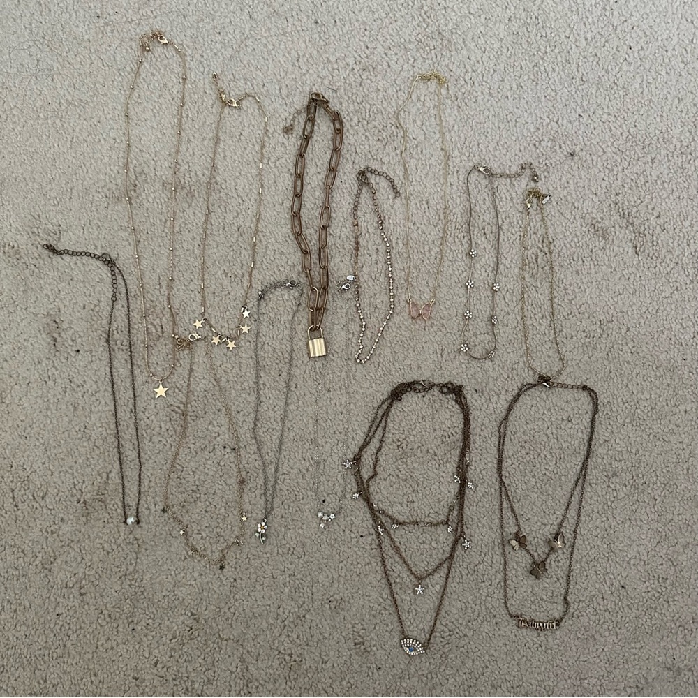 13 Piece Necklace Lot